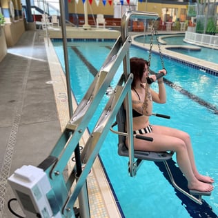 Traveler Pool Lift with new Ergonomic Lift Seat-1