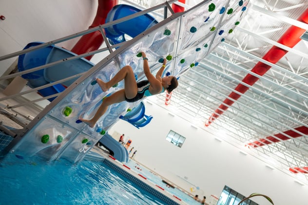 Girl Climbing ICE Kurve resized for view