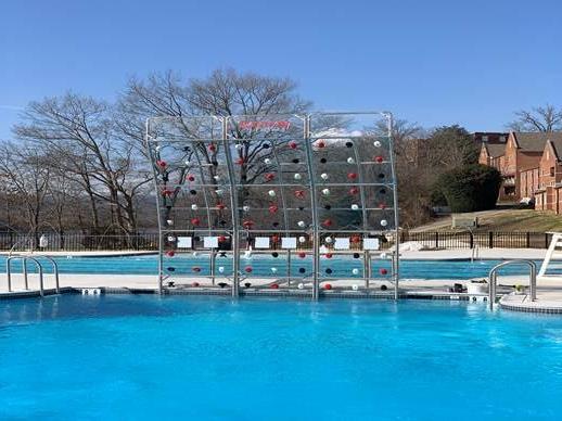 Kersplash Pool Climbing Wall