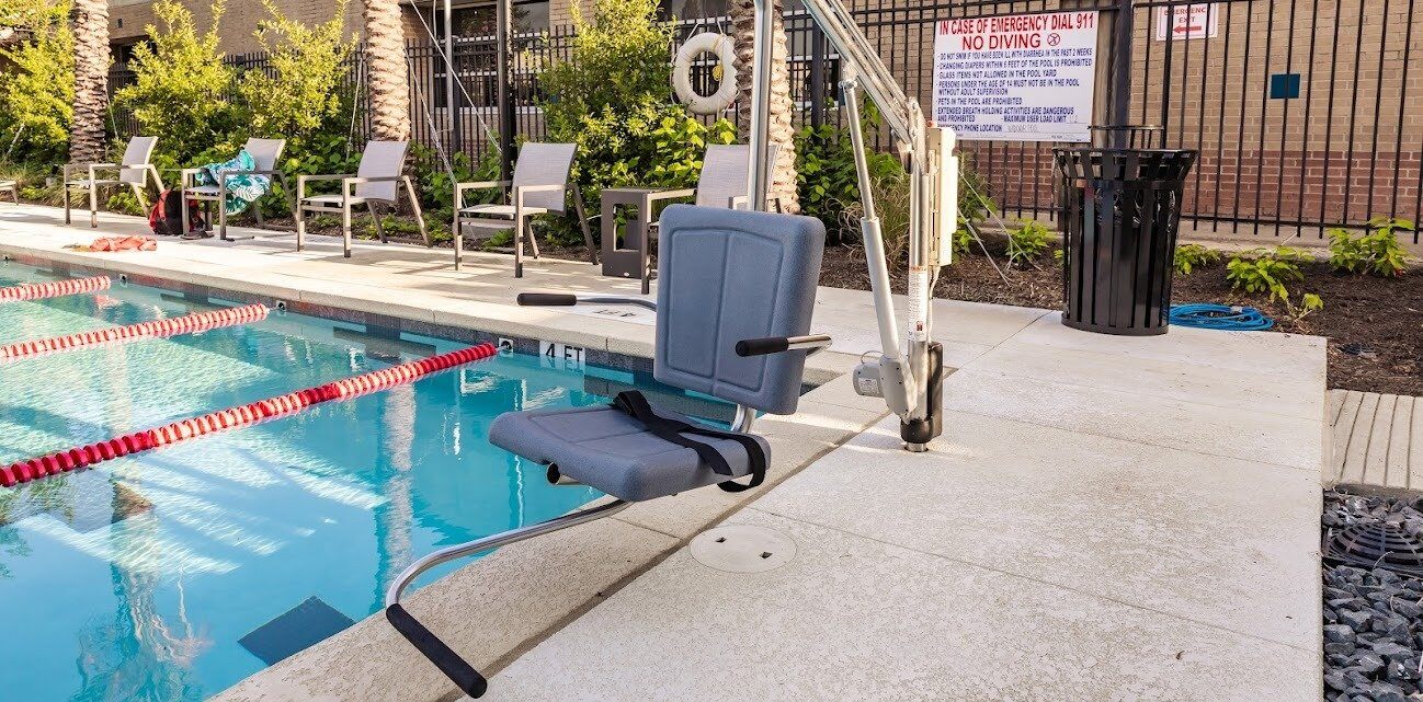 Motion Trek Handicap Pool Lift