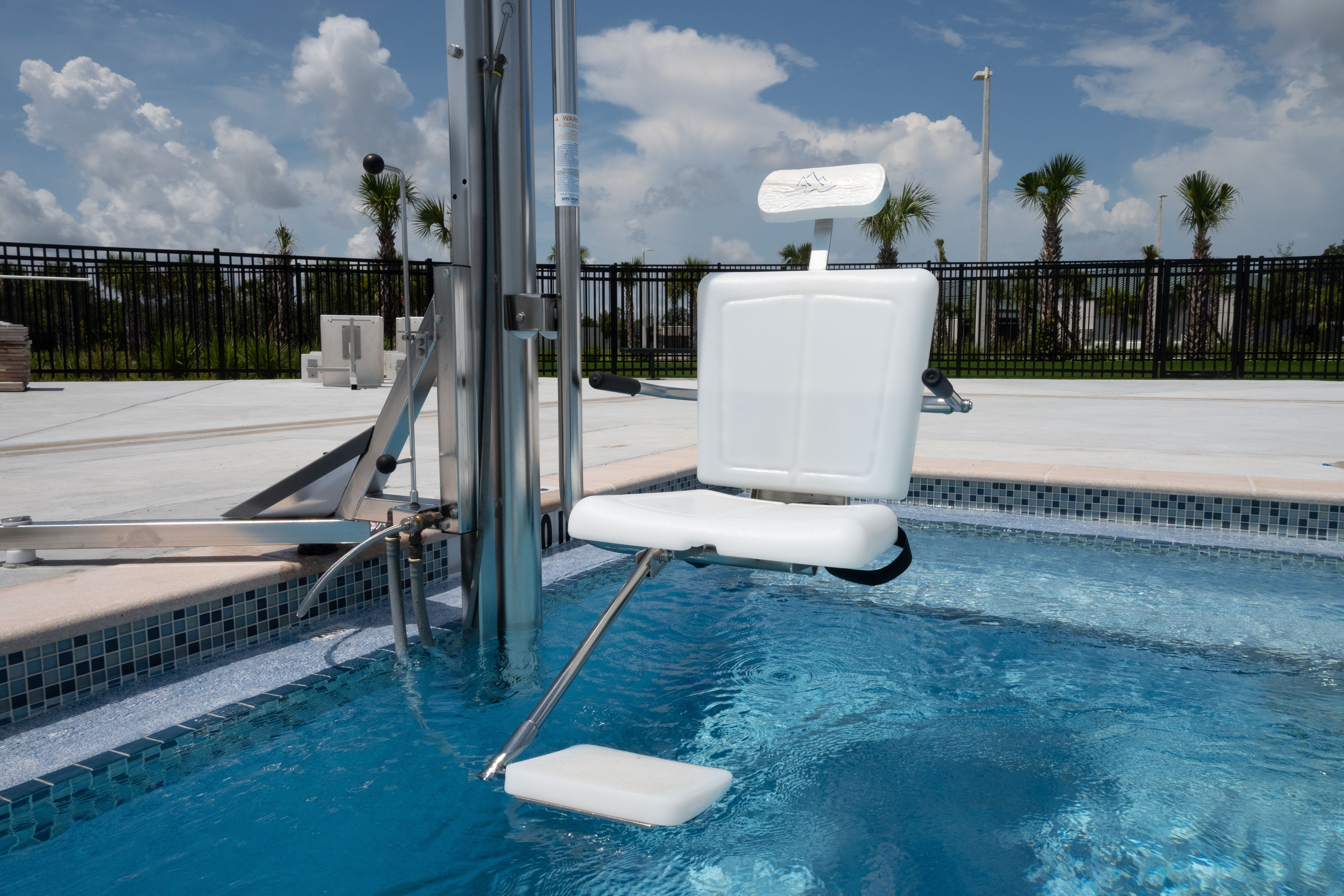 Lolo Hydraulic Water Powered ADA Pool Chair Lift